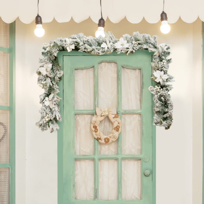 Costway 9ft Pre-lit Snowy Christmas Garland w/ Berries Poinsettia Flowers Timer - Image 5
