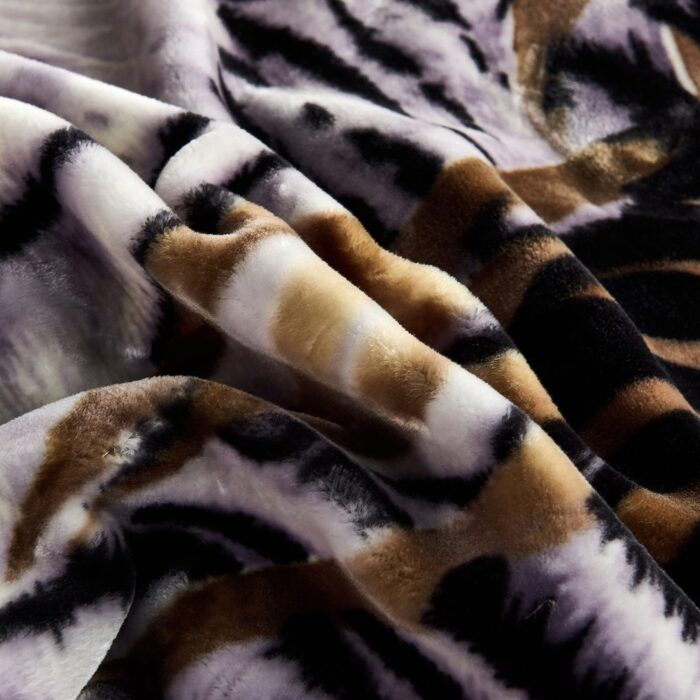 2 Ply A&B Printed Raschel Bed Blanket 85" x 93"-10 Pounds - Image 2