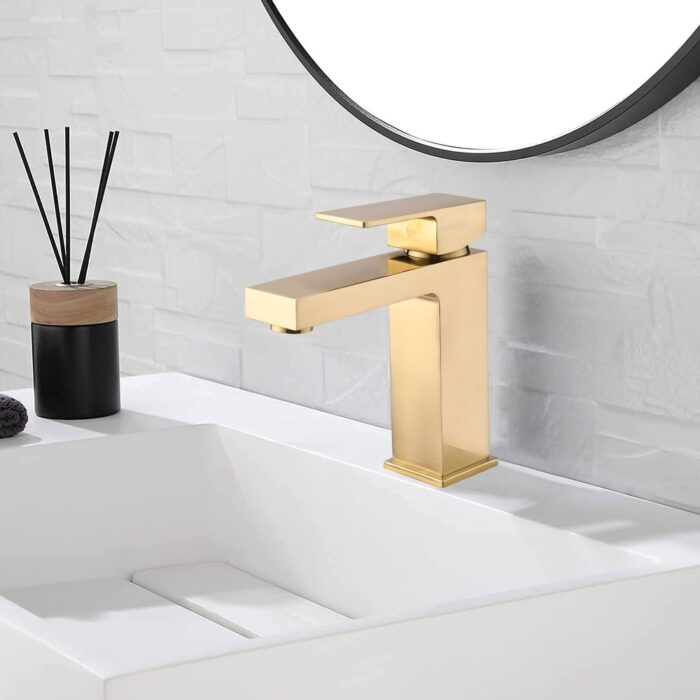 Vanityfair Single Hole Single Handle Bathroom Faucet with Drain Assembly