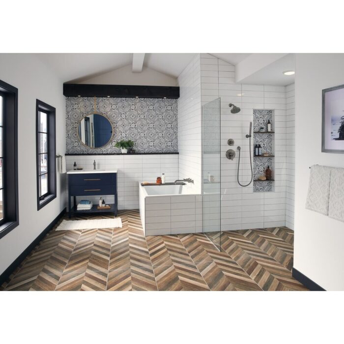 Delta Bowery Monitor 17 Series Dual Function Pressure Balanced Shower - Image 2
