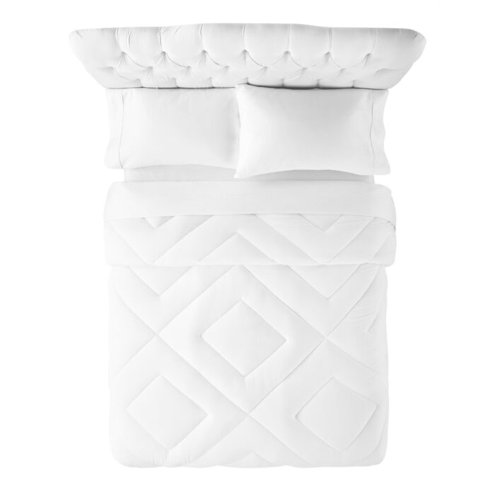 Tommy Bahama Relaxed Soft Comfort Down Alternative Comforter - Image 2