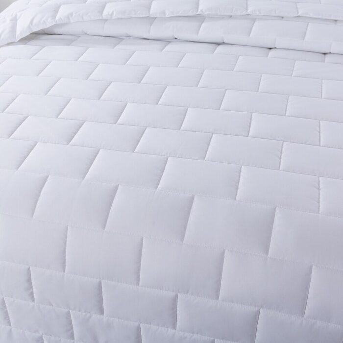 White Goose Nano Down and Feather Blanket - Image 2
