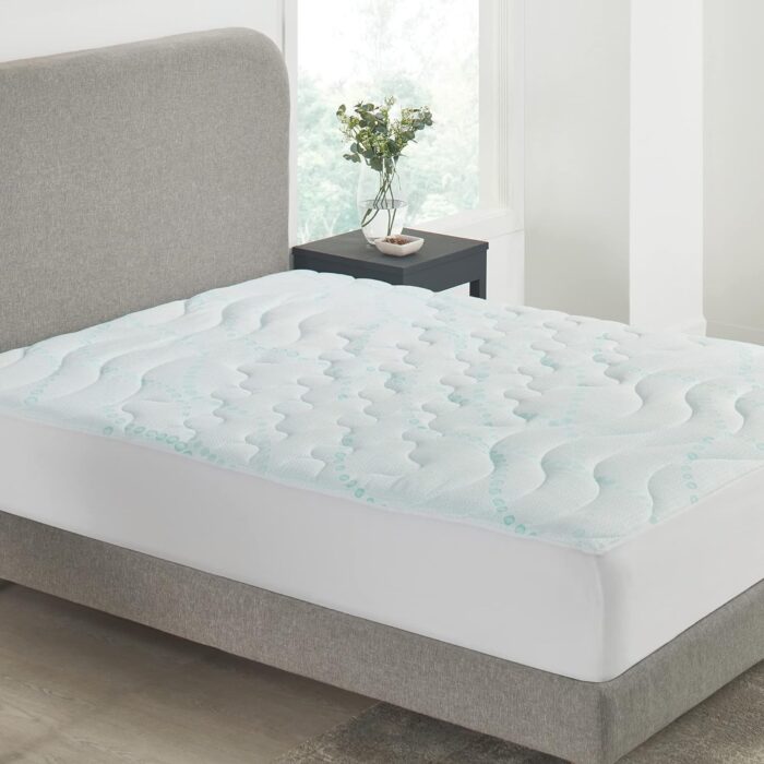 Cooling Mattress Pad, 3-Zone Quilted