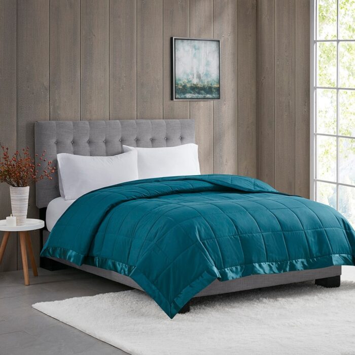 Full/Queen Lightweight Down Alternative Blanket with Satin Teal