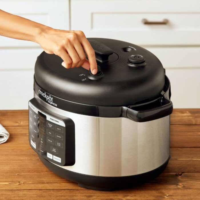 Crockpot Express 6 Quart Oval Max Pressure Cooker - Image 2