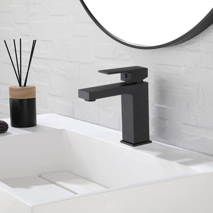 Vanityfair Single Hole Single Handle Bathroom Faucet with Drain Assembly - Image 2