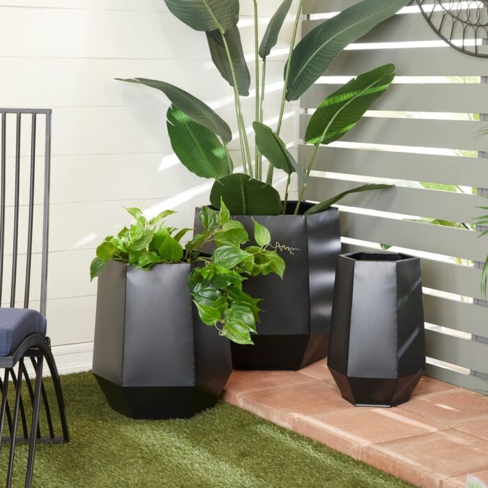 Metal Modern Planters (Set of 3) - S/3 20", 16", 10"W