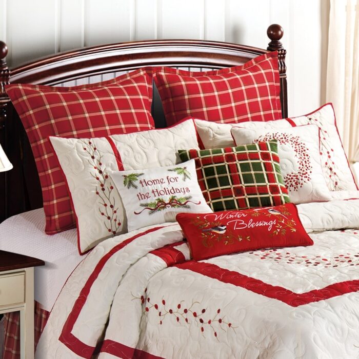 Berry Wreath Quilt - Image 2